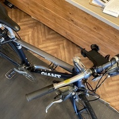 【GIANT ESCAEP R3 前後タイヤ・前輪チューブ新品！】アルミフレーム　3×8速　700×28cクロスバイク　ガンメタ