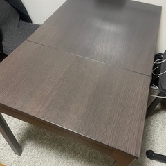 エーケダーレンダイニングテーブル　家具 机