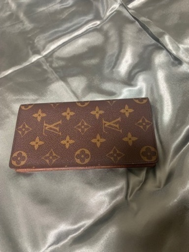 4月末まで売れない場合は質屋に持って行きます。　　　財布