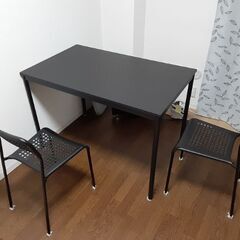 IKEAのテーブルとイス(2)