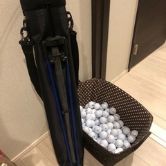 ゴルフスタンドバッグとボール