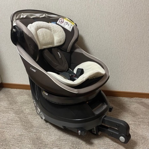 (再出品)新生児から使えるCombi ISOFIX チャイルドシート