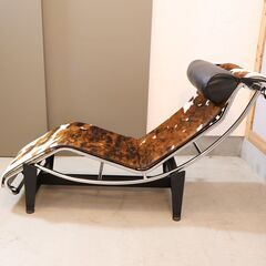 IDC OTSUKA(大塚家具)で取り扱われていたLe Corbusier(ル・コルビュジェ)デザインLC4 シェーズロング 。ミッドセンチュリーモダンを代表するデザイナーズ家具/リプロダクト品
