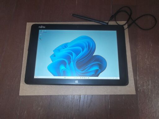第25号　富士通　タブレットパソコン　画面タッチ式　office付