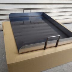 餃子　焼き肉　大量調理に最適　大きな鉄板　900ミリ×550ミリ　3辺フチ　持ち手付き