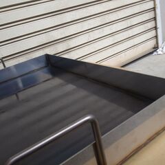 餃子　焼き肉　大量調理に最適　大きな鉄板　900ミリ×550ミリ　3辺フチ　持ち手付き