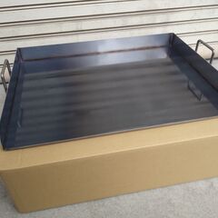 餃子　焼き肉　大量調理に最適　大きな鉄板　900ミリ×550ミリ　3辺フチ　持ち手付き