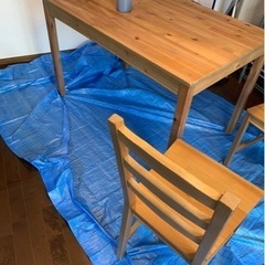 IKEAのダイニングテーブルチェア4脚