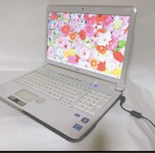 初期設定済み コア７　WEBカメラ/DVDつき 8GB 大容量750GB 富士通