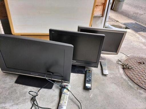小型テレビ6台