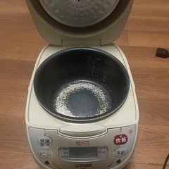 2014年製、5.5合炊き炊飯器