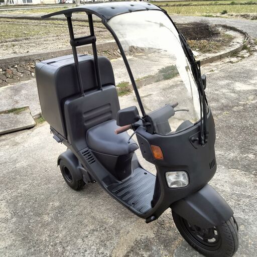 ホンダのジャイロキャノピー大きなBOX付。エンジンセル一発始動。オールブラック。動画見てね! ホンダのジャイロキャノピー大きなBOX付。エンジンセル一発始動