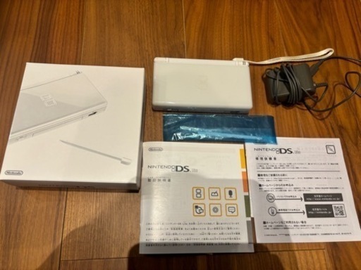 【超美品】ニンテンドーDS LITE
