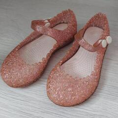 女の子　靴