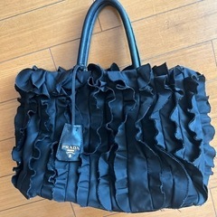 PRADA フリルトートバッグ