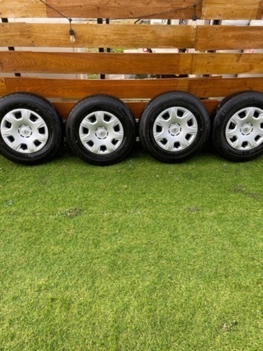 ハイエース　新車外し　タイヤ　ホイール　セット