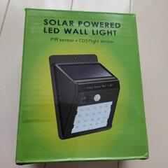 新品　人感センサー付太陽光LEDライト　vold30
