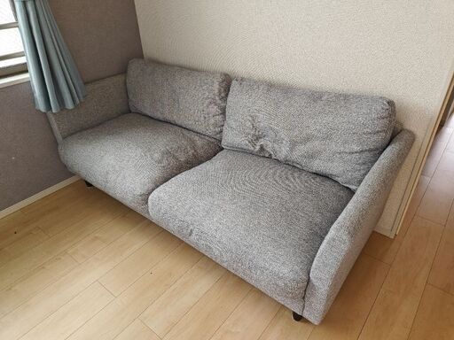 ソファ - Comfortable gray sofa