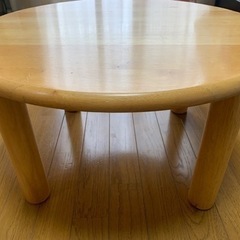 丸型ウッドテーブル　木製テーブル　単身用テーブル