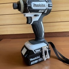 マキタ インパクトドライバー 18V  バッテリー2個付き　TD 149D