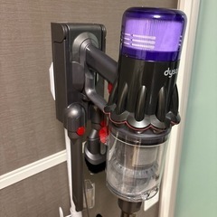 【再値下げ中】縦型クリーナー　ダイソン　Dyson 