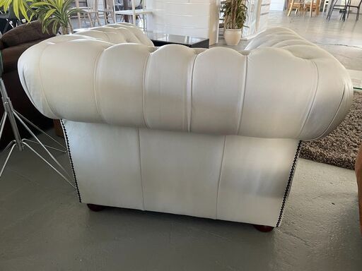 チェスターフィールドソファ 1人掛け ホワイトレザー(総革張り