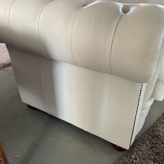チェスターフィールドソファ 1人掛け ホワイトレザー(総革張り)