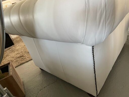 チェスターフィールドソファ 1人掛け ホワイトレザー(総革張り) チェスターフィールドソファ 1人掛け ホワイトレザー(総革張り