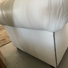 チェスターフィールドソファ 1人掛け ホワイトレザー(総革張り)