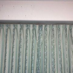 美品　遮光1級バレンティノ　カーテン　2枚セット　横115×縦180
