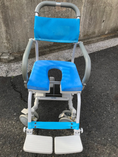 シャワー車椅子10,000円（市内送料2,000円）