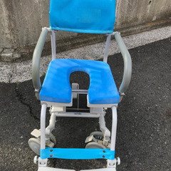 シャワー車椅子10,000円（市内送料2,000円）
