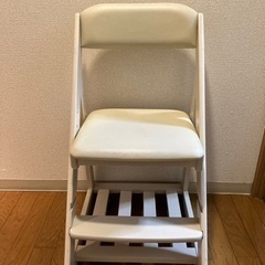 学習机用の椅子　白
