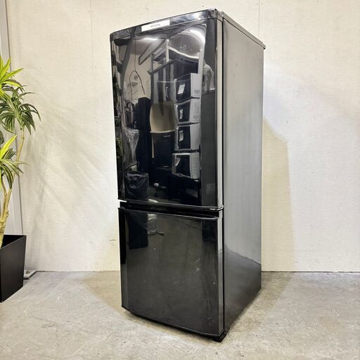 16488  MITSUBISHI 一人暮らし2D冷蔵庫  146L ◆大阪市内・東大阪市他 5,000円以上ご購入で無料配達いたします！◆ ※京都・高槻・枚方方面◆神戸・西宮・尼崎方面◆奈良方面、大阪南部方面　それぞれ条件付き無料配送あり！