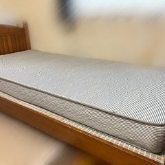 　シングルベッド