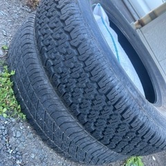 タイヤ　175/80R16