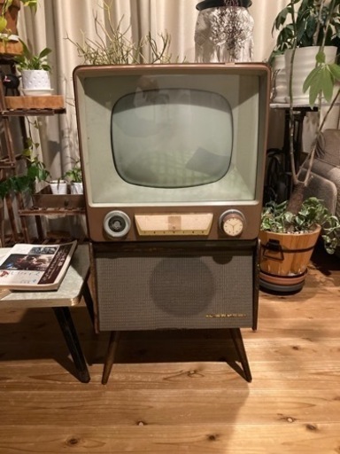 昭和レトロ　東芝・木製フレーム・美品・真空管テレビ・台白黒