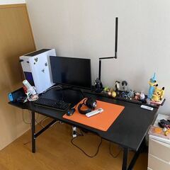  完璧な状態のIKEAコンピュータデスク 