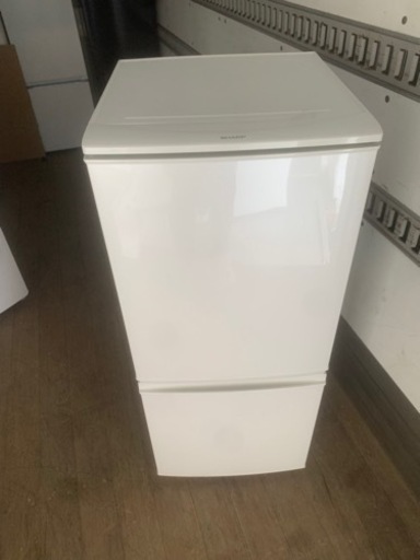福岡市内配送設置無料　シャープ SHARP SJ-D14B-W [冷蔵庫(137L・つけかえどっちもドア) 2ドア ホワイト系]