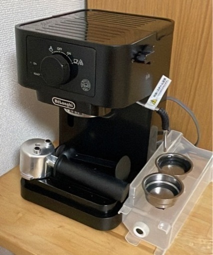 お譲り先決定しました。デロンギ(DeLonghi)スティローザ エスプレッソEC235J-BK ブラック