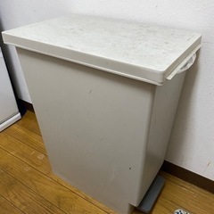 【0円】ニトリ　ゴミ箱