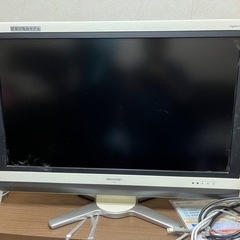 液晶カラーテレビ　シャープ　32インチ