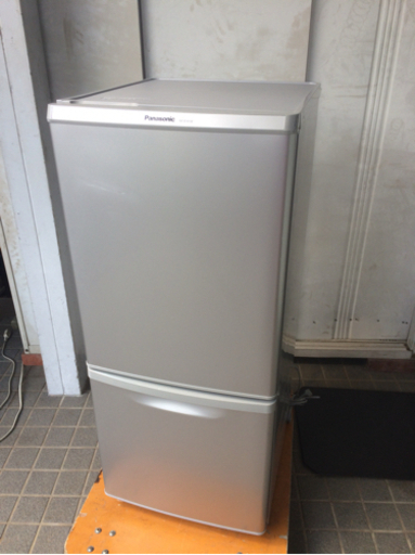 △ Panasonic パナソニックノンフロン冷凍冷蔵庫 2ドア 138L NR-B145W-S 2013年製 動作確認済み/パッキンに汚れ/細かな傷多数有り