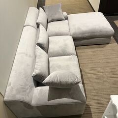 ▽値下げ▽【展示品・未使用品】ベルベット調3人掛けカウチソファ 