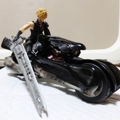 【限定版】FF7 アドベントチルドレン クラウドフィギュア付