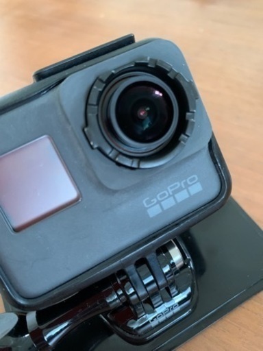 (取引先確定)GOPRO hero 5 black 美品！メモリカード付 取引先確定)GOPRO hero 5 black 美品！メモリカード付