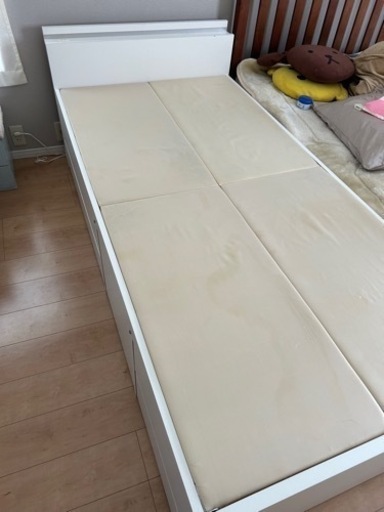 シングルベッド収納付き