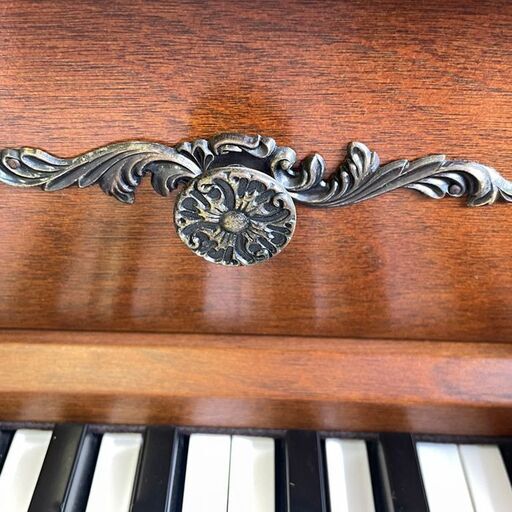 【更にお値引き。】リフレッシュ済み中古ピアノ　屋根斜め開閉式　カワイKL11KF 更にお値引き。】リフレッシュ済み中古ピアノ 屋根斜め開閉式 カワイKL11KF