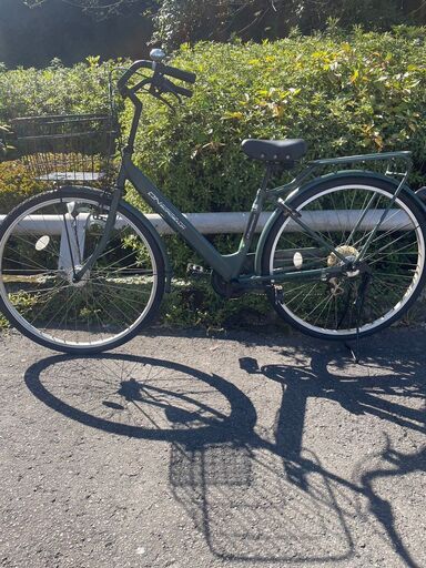 リサイクルショップどりーむ鹿大前店　No1325 自転車　シティサイクル　マットカーキカラー　27インチ　ギア切替付き♪　LEDオートライト付き♪　状態良好♪ リサイクルショップどりーむ鹿大前店 No1325 自転車 シティサイクル