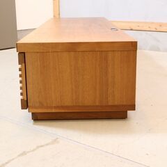 BRUNCH(ブランチ)取り扱いSISODENMARK(シソデンマーク)のウォールナット材 テレビボードです。シンプルでスッキリしたデザインの格子扉のテレビ台は、和モダンにもおススメです♪